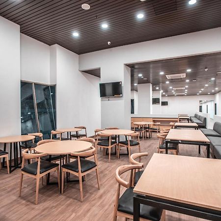 ג'קרטה Super Oyo Townhouse 1 Hotel Salemba מראה חיצוני תמונה