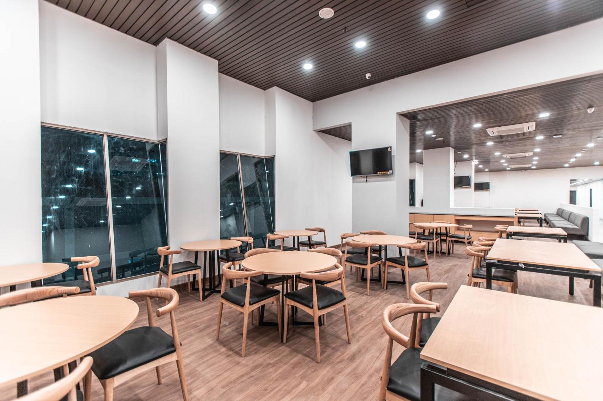 ג'קרטה Super Oyo Townhouse 1 Hotel Salemba מראה חיצוני תמונה