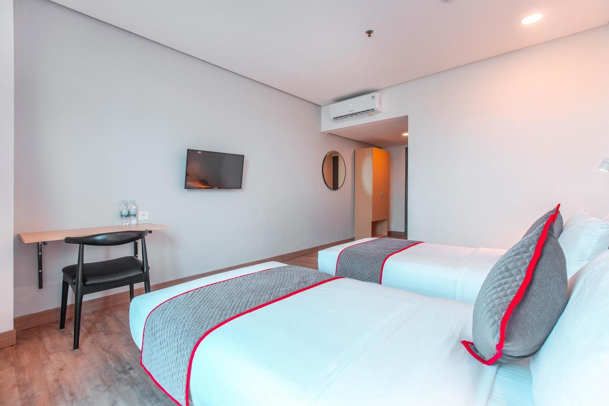 ג'קרטה Super Oyo Townhouse 1 Hotel Salemba מראה חיצוני תמונה