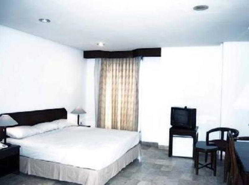 ג'קרטה Super Oyo Townhouse 1 Hotel Salemba מראה חיצוני תמונה