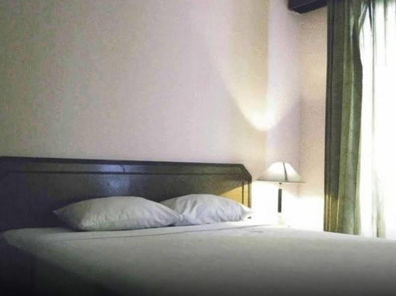 ג'קרטה Super Oyo Townhouse 1 Hotel Salemba מראה חיצוני תמונה